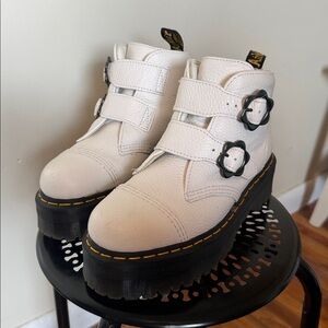Dr. Martens Womens Cream Leather Boots